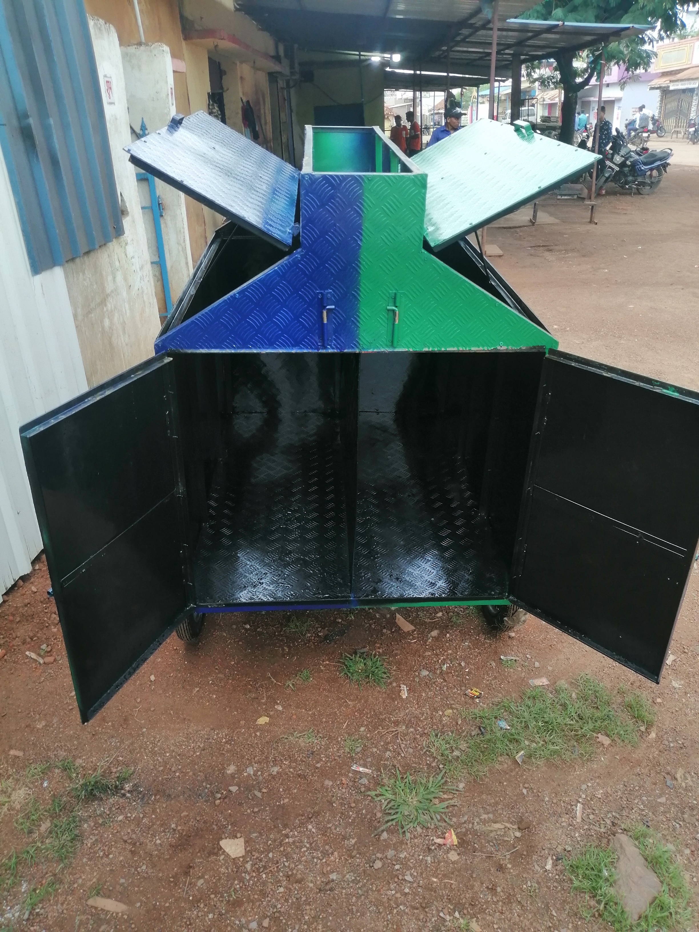 Tricycle Rickshaw Garbage Collector - image